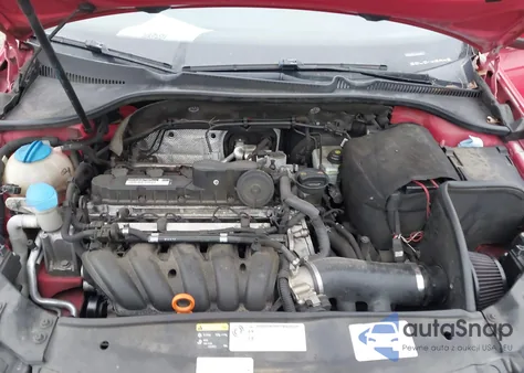 2013 Volkswagen Golf 2.5L 4-Door z USA, uszkodzony, nr VIN WVWDB7AJ0DW139687